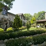 Riverside Club