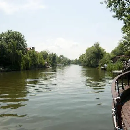 Riverside Club