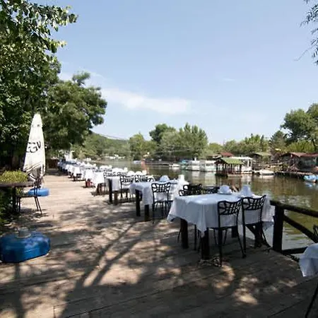 Riverside Club