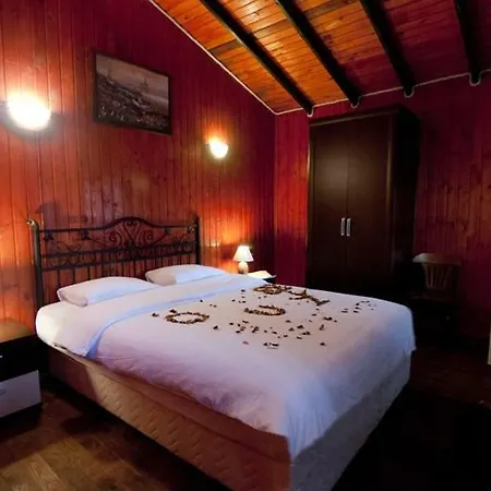 Riverside Club Hotel