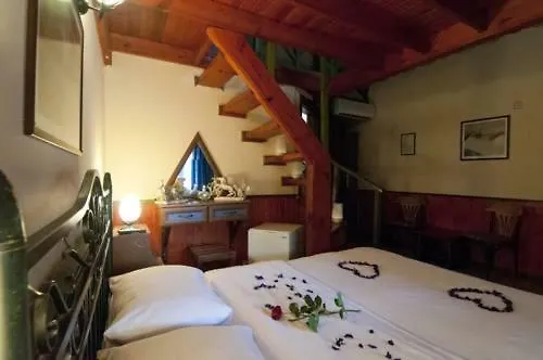 מלון Riverside Club *