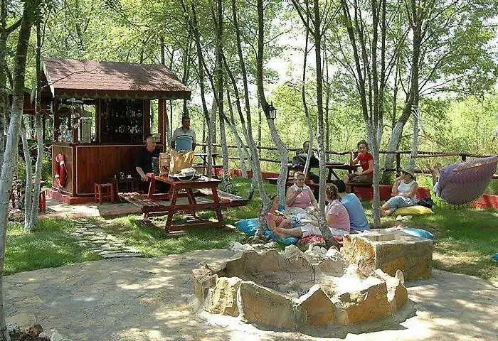 Riverside Club מלון *