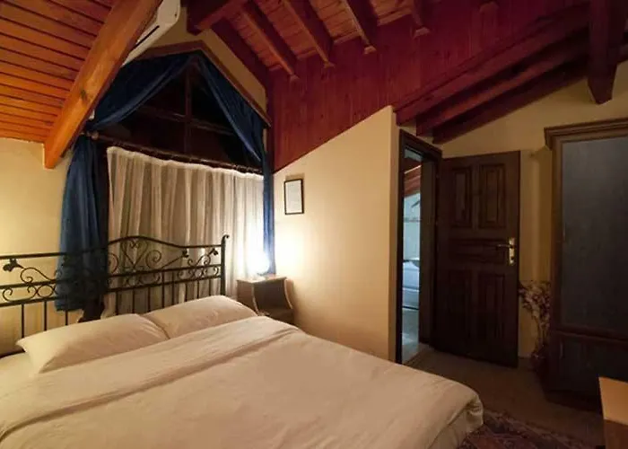 מלון Riverside Club *