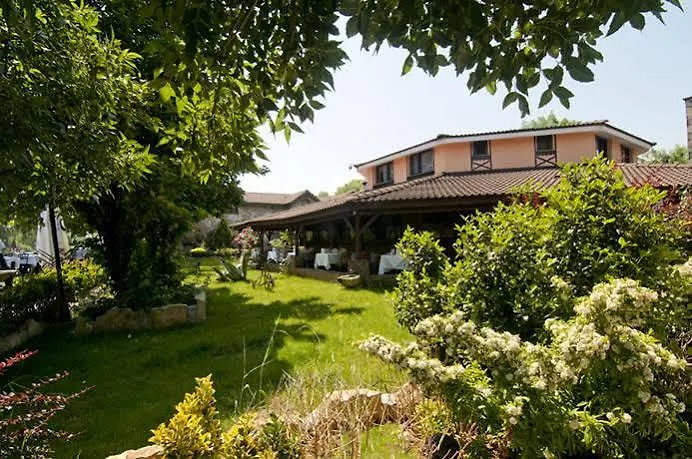 מלון Riverside Club *